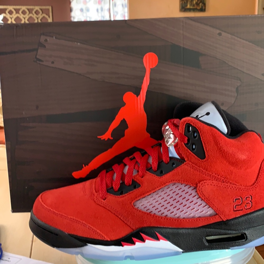Air Jordan retro 5 (toro bravo) Sz 9.5